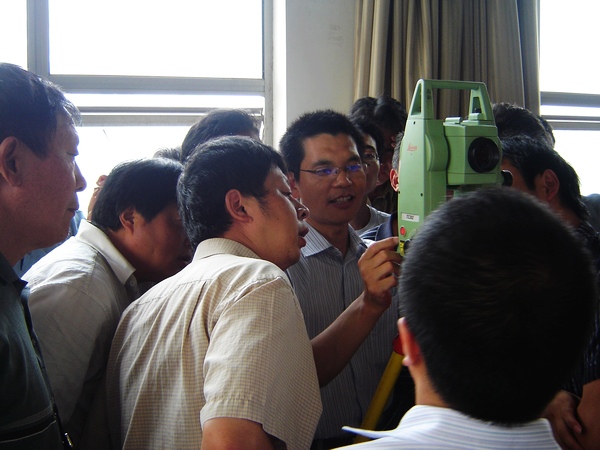 公(gōng)司監理(lǐ)人員測量技(jì )能(néng)培訓班順利舉辦(bàn)